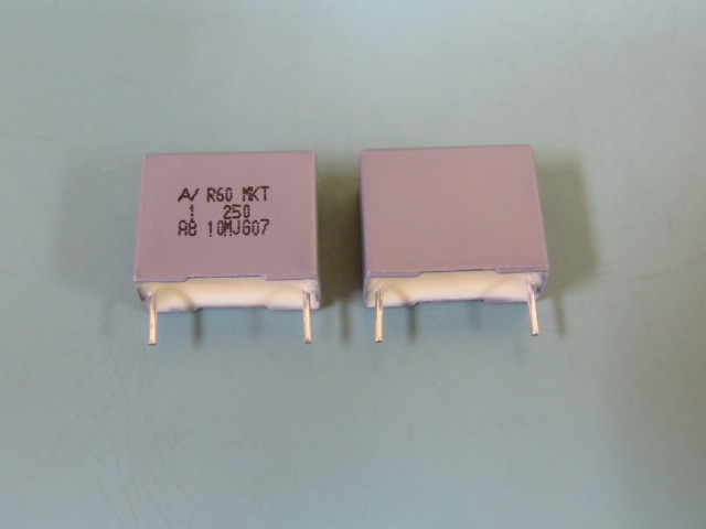 ARCOTRONICS R60II4100AA30K Qty of 40 per Lot FILM MKT P15 1UF 250V 10%; CAP, 1µ