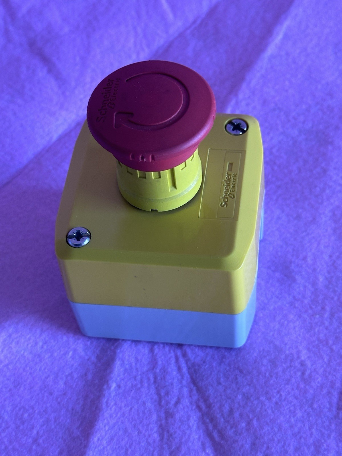Schneider Electric Push Button Control Box XALK178GH7