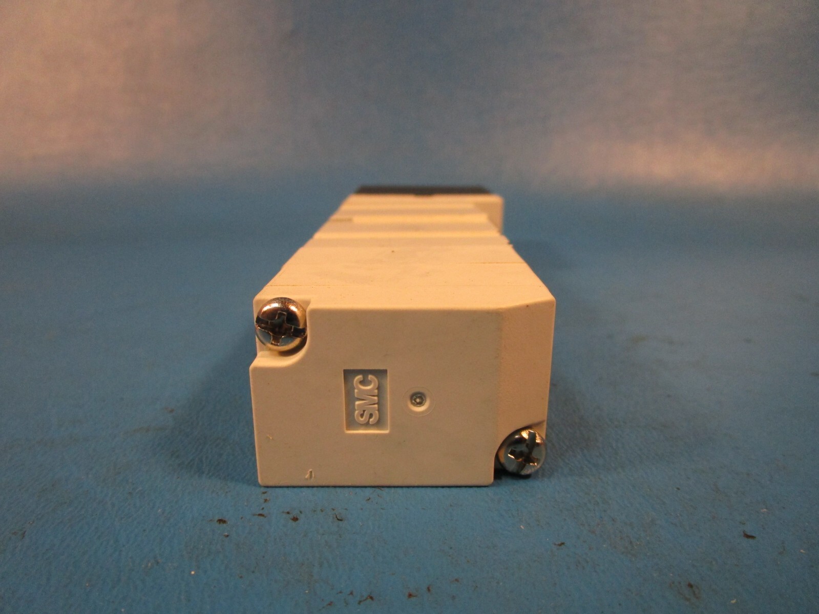 SMC VQ4400-3B valve, 3 position, plug-in(ac), VQ4000 VALVE, SOL 4/5-PORT