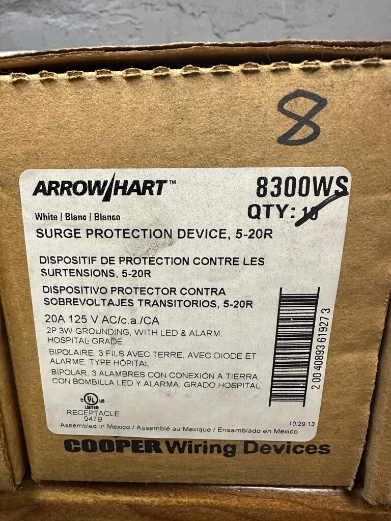 (1) Arrow Hart 8300WS Surge Protection Device 20a 125V White L17