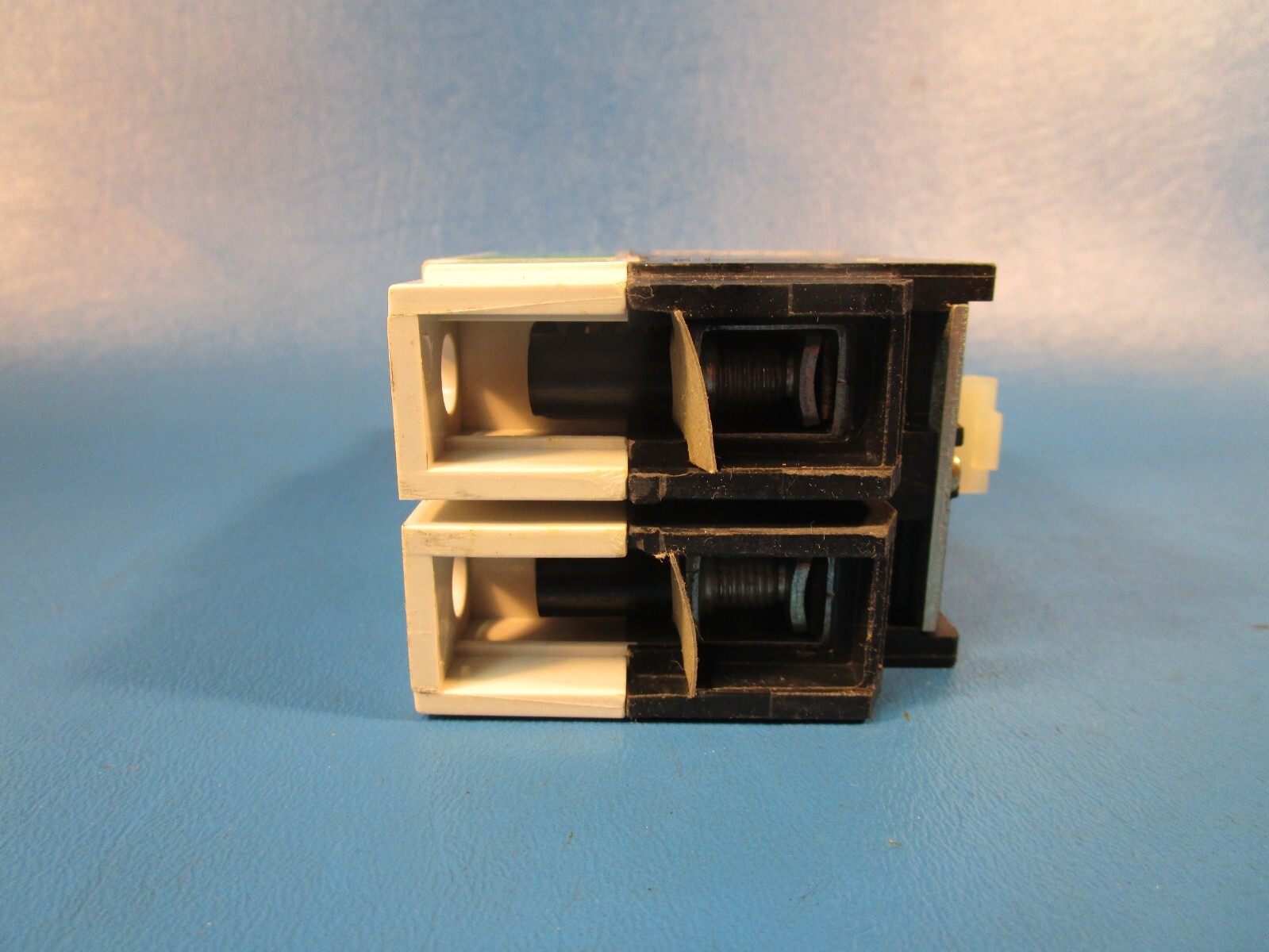Cutler Hammer GI2050G7, Circuit Breaker, 240 VAC, 2 Pole, 50 A, DIN Rail Eaton