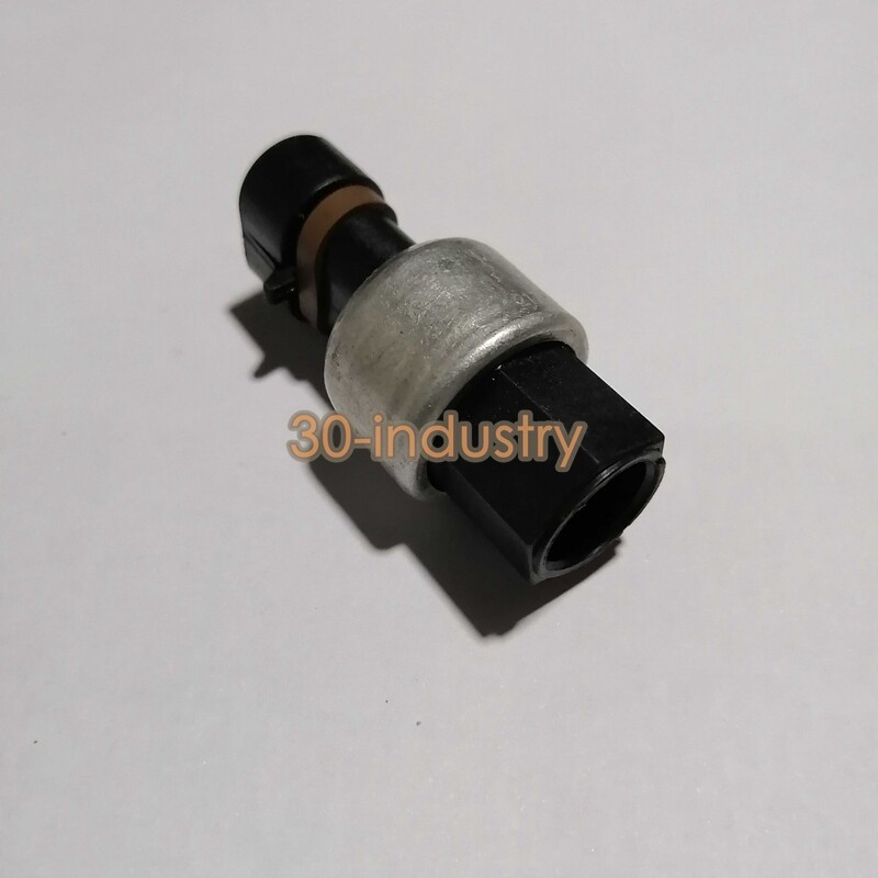 1PCS New For Automobile air conditioning pressure switch sensor GM52482805
