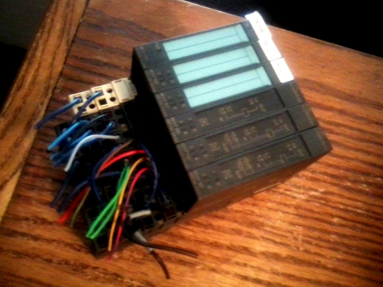 18 pc.. LOT . SIEMENS 6ES7-132-4BD00 6ES7-138 TM-E15C24 6ES7-193 TERMINAL MODULE