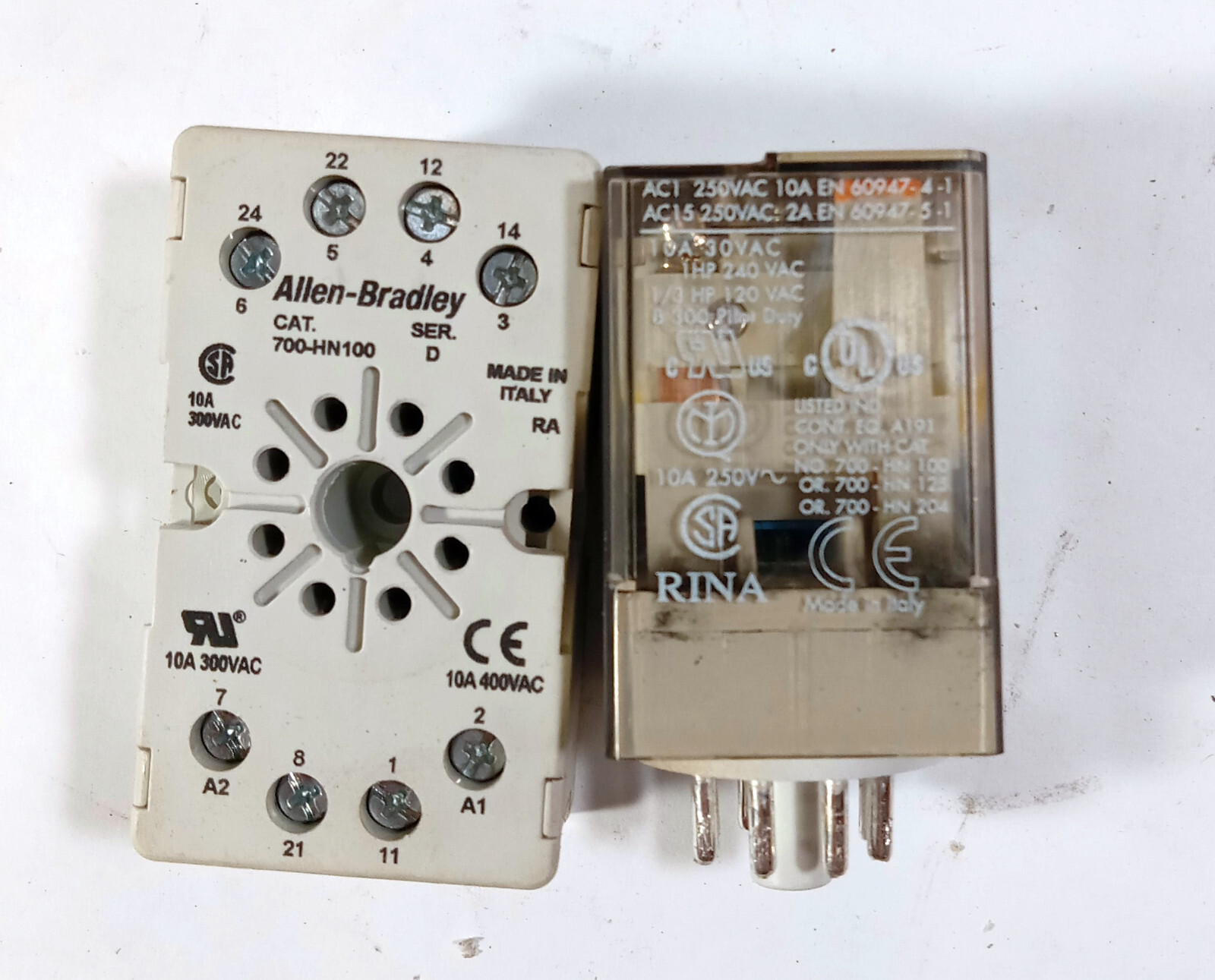 1 USED A-B 700-HN100 SER D RELAY BASE W/ 700-HA32Z24-3-4 SER C RELAY *MAKE OFFER