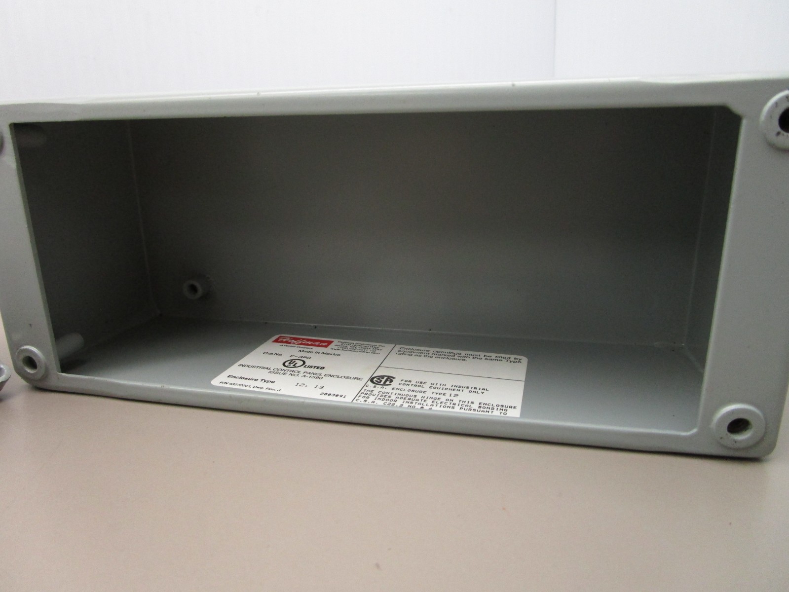 Hoffman E-3PB Push Button Enclosure with Switches ON-OFF-ON / Start / Stop