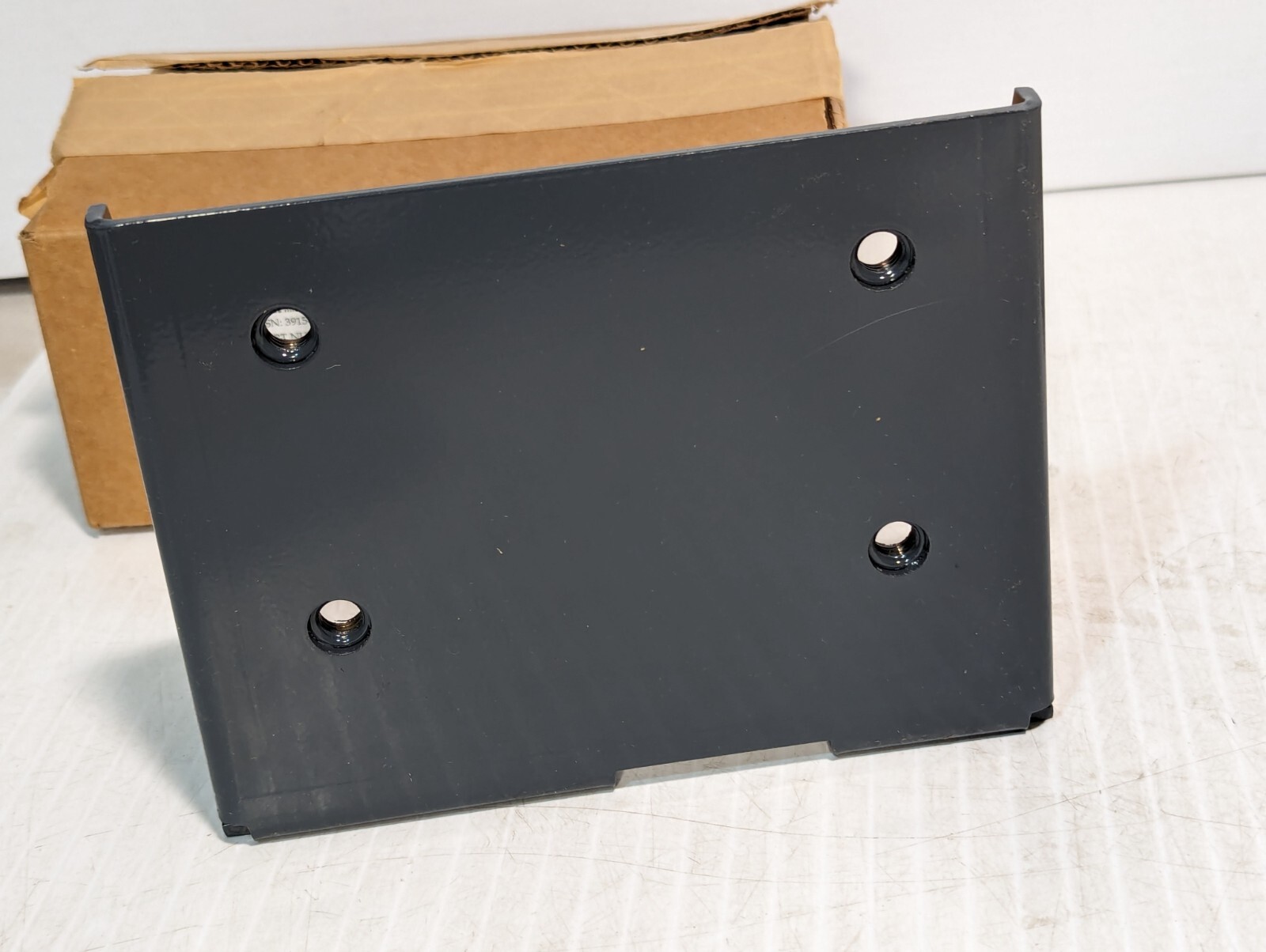 164K587G01 Gripper Mount “B” Right, 3915-13-000-1110