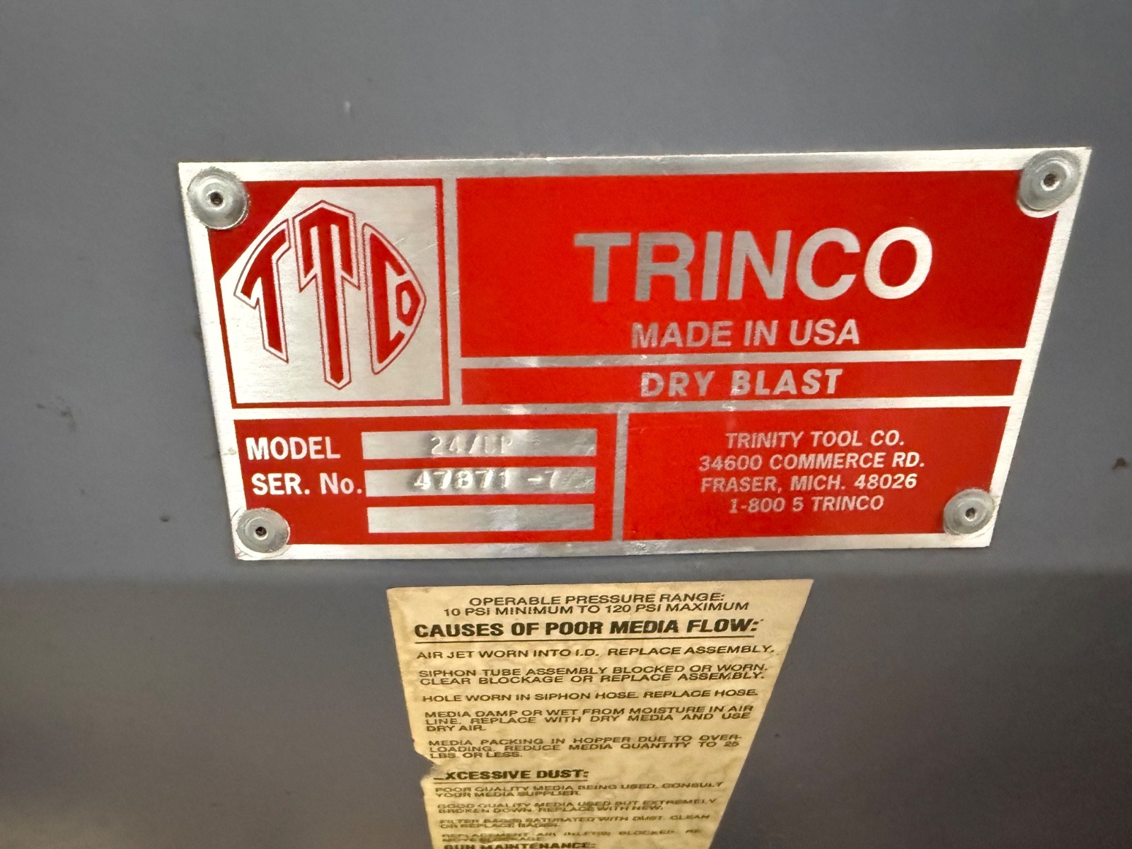 Trinco 24 BP sandblast cabinet with dust collector