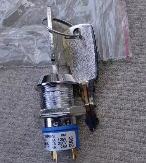 1PCS NEW E158071 For JD S SERIES PAT Three-position 4 pin 3 gear Key Switch