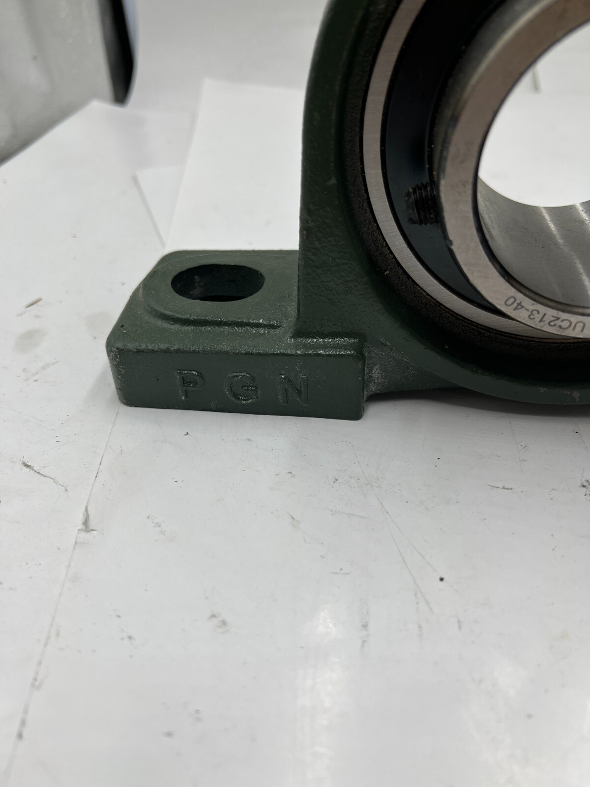 PGN P213 UC213-40 2-BOLT BASE PILLOW BLOCK BALL BEARING