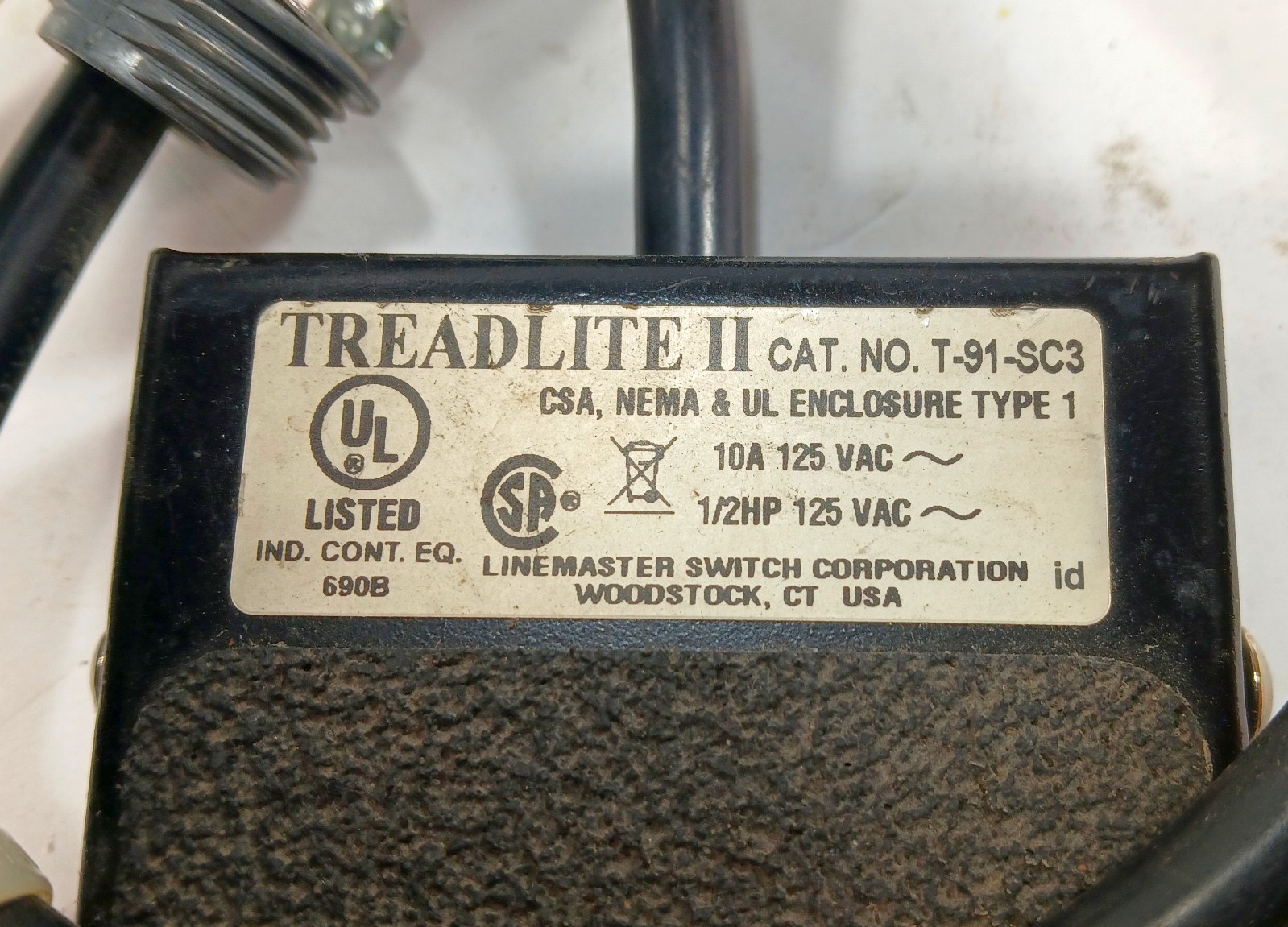 1 NEW LINEMASTER T-91-SC3 TREADLITE II 10A 1/2HP FOOT SWITCH NNB ***MAKE OFFER**