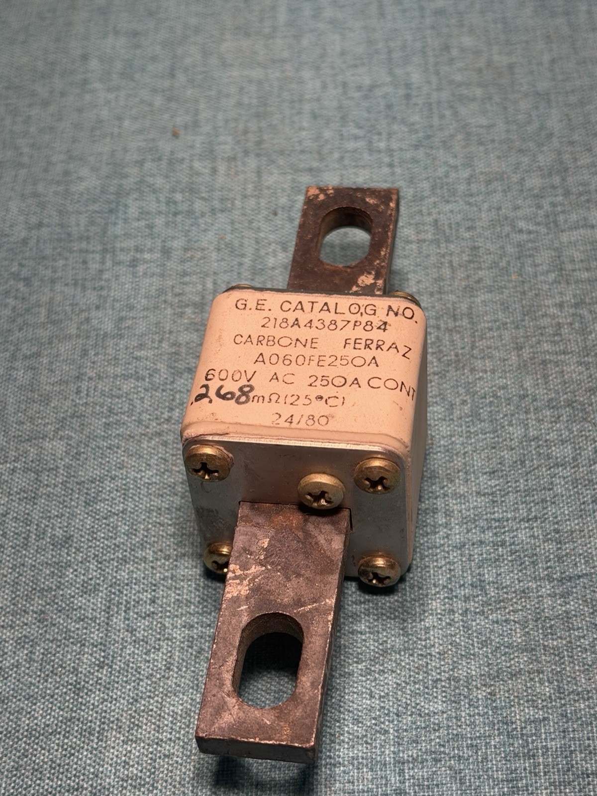 Carbone Ferraz 218A4387P84 600 Volt AC 250 Amp Fuse NOS
