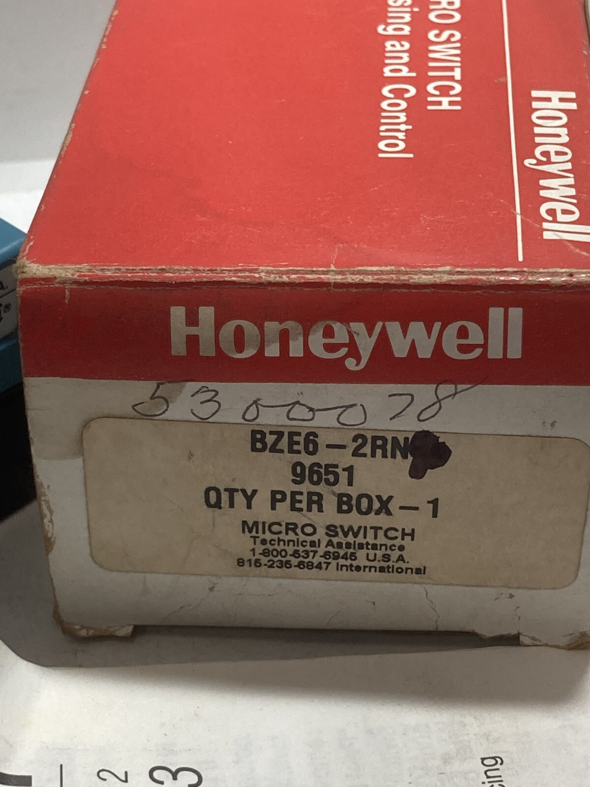 HONEYWELL BZE6-2RN LIMIT SWITCH PLUNGER 15A 125-480VAC 2A 600VAC NIB
