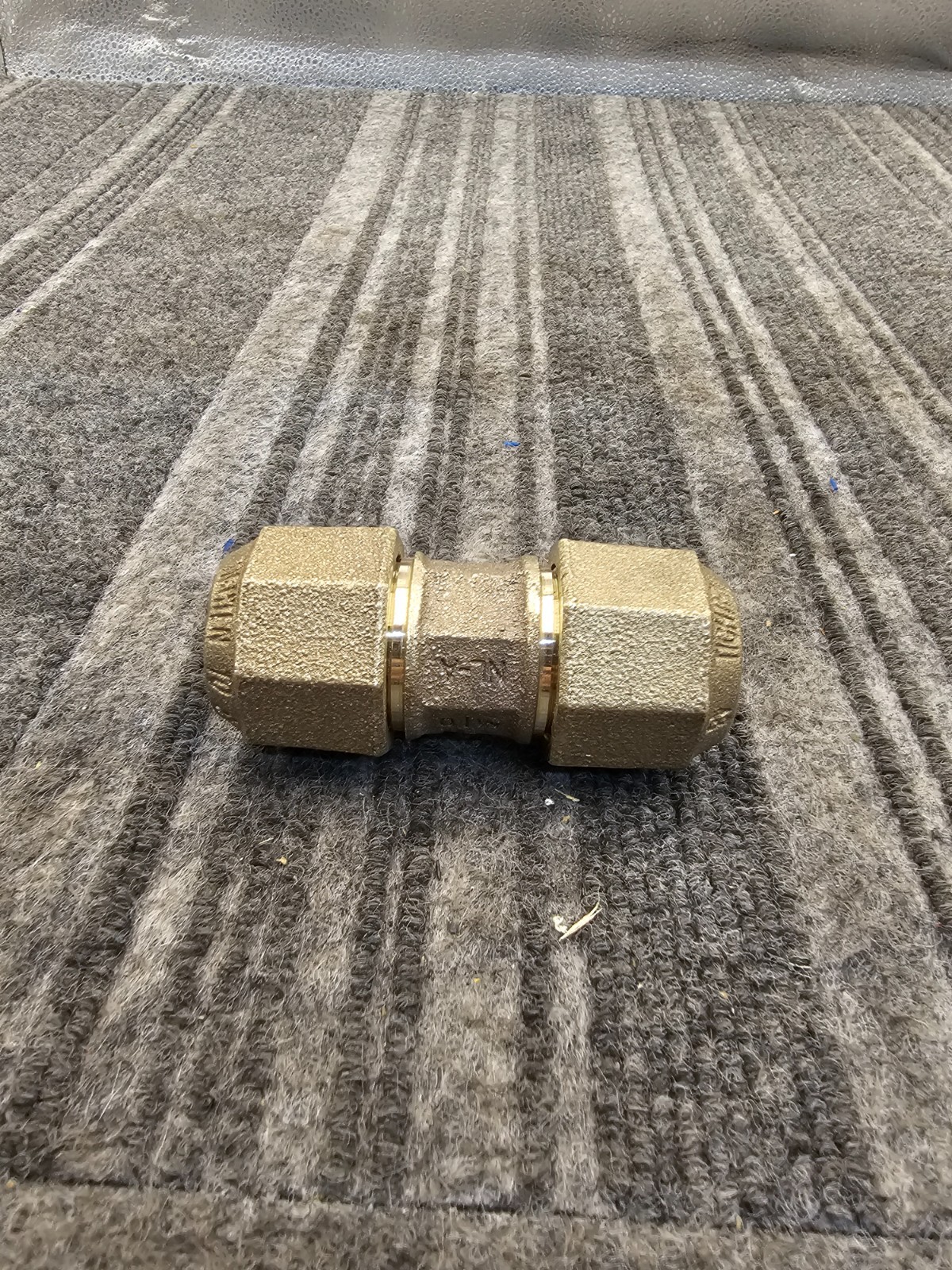 3/4-inch Brass Straight Compression Union Coupling Lead-Free 3-1/2″ Length