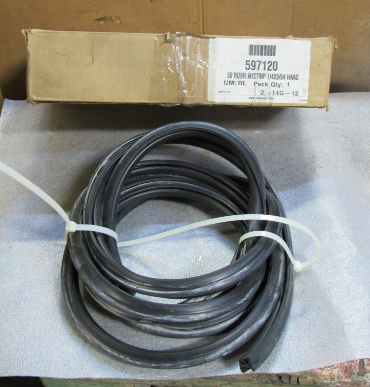 NEW CR LAURENCE RUBBER WEATHER STRIP STRIPPING 597120 1/4X9/64 16′ FT