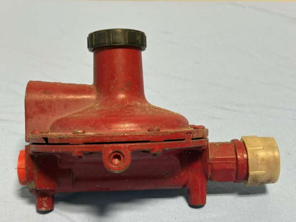 Rego Compressed LP-Gas Back Mount Regulator LV 4403