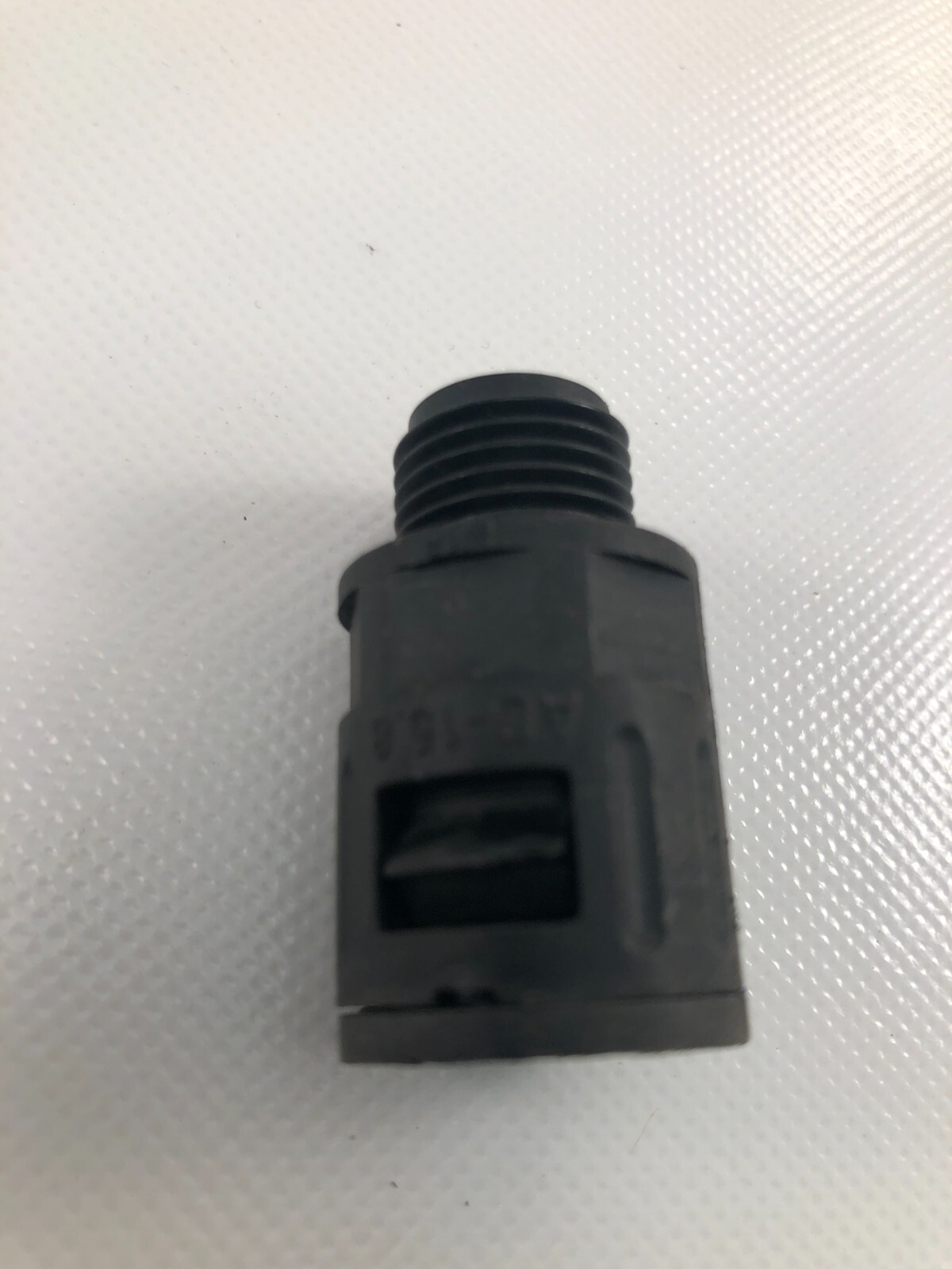 Uxcell RQG AD105.8 Connector with MPT 3/8 x M16x1.5mm Lot of 5 pcs.