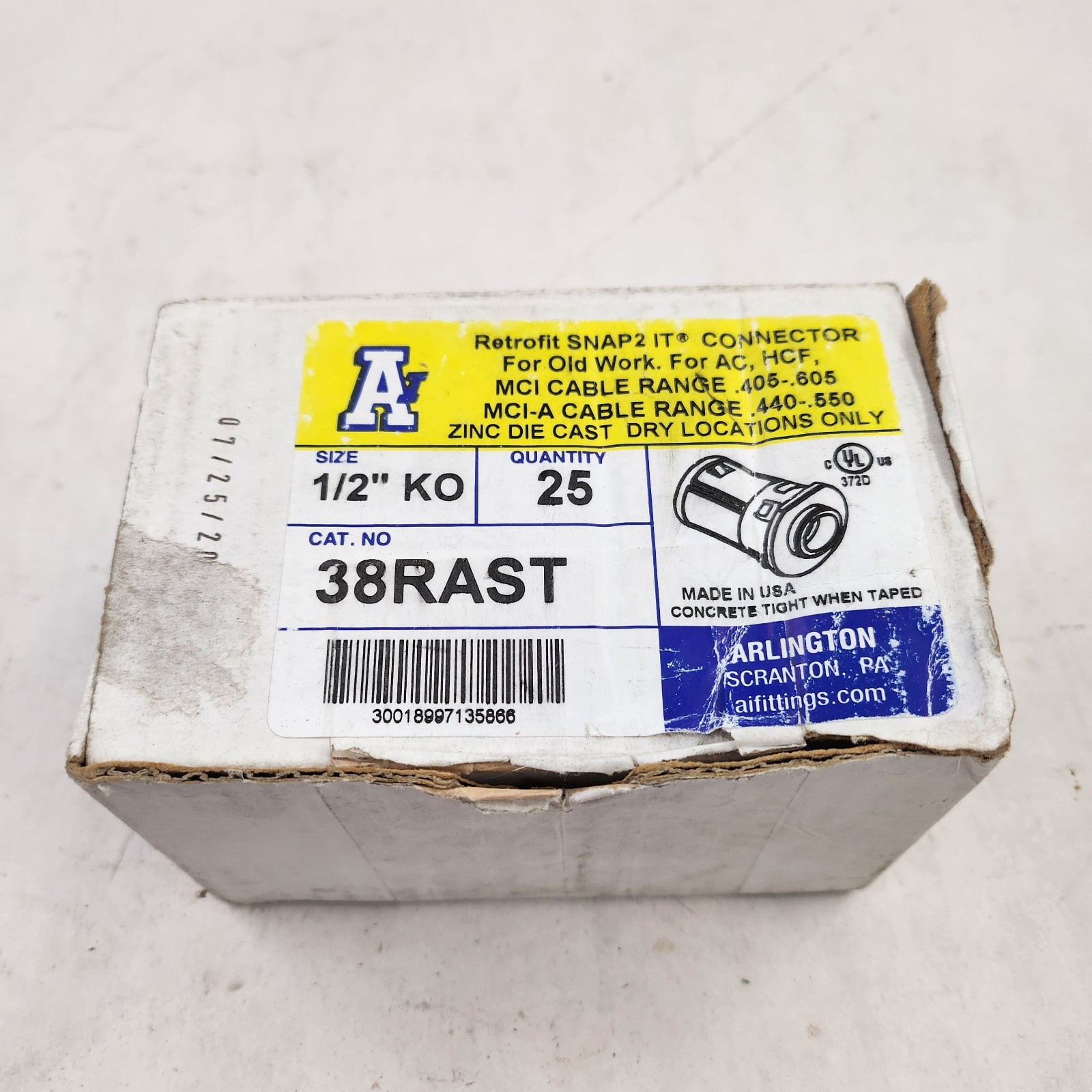 Arlington 38RAST 1/2″ Retrofit Snap2IT Cable Connector 3/8″ Knockout Box of 25