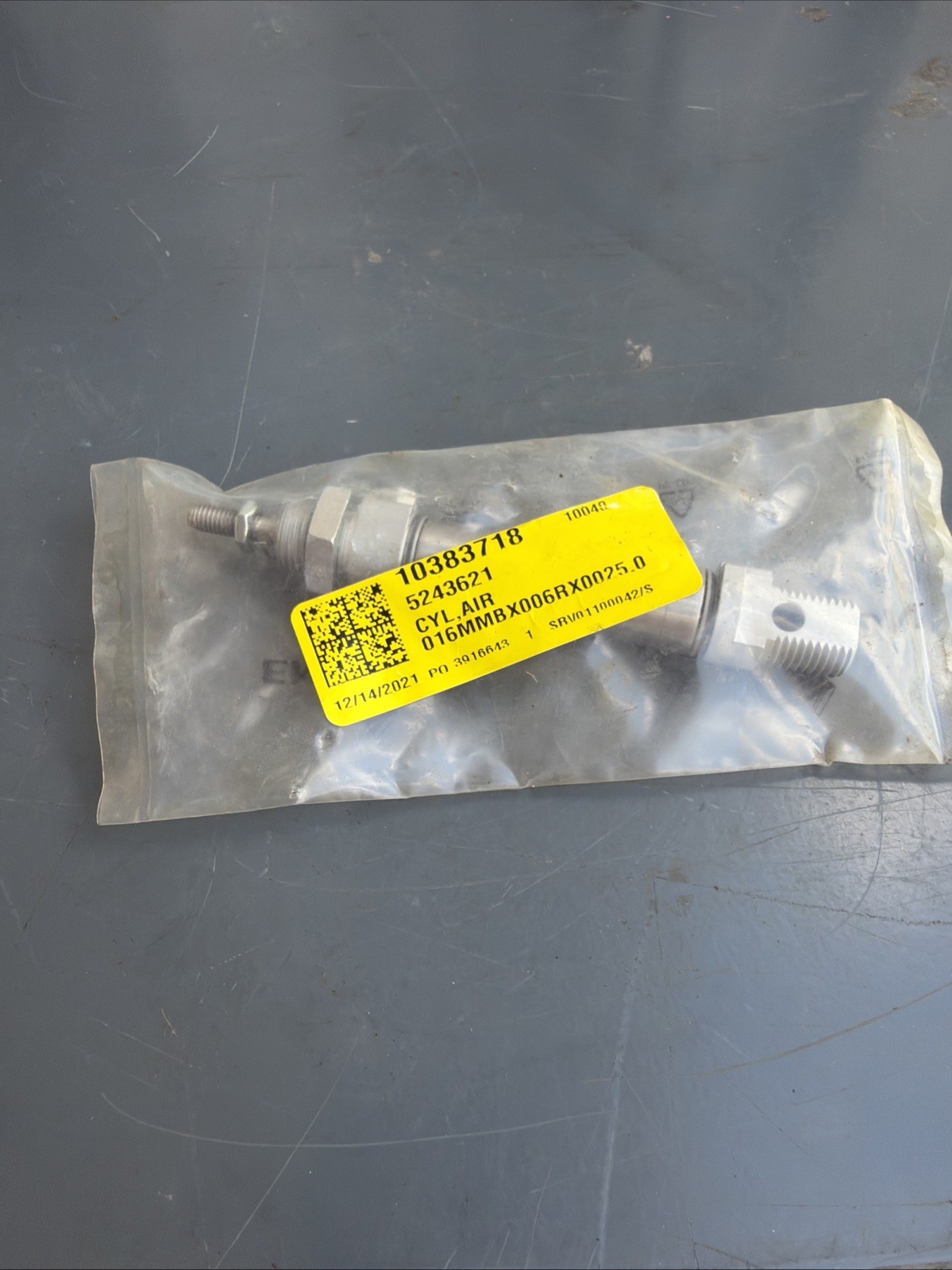 NEW AVENTICS 0822432202 PNEUMATIC CYLINDER 10BAR 016-025