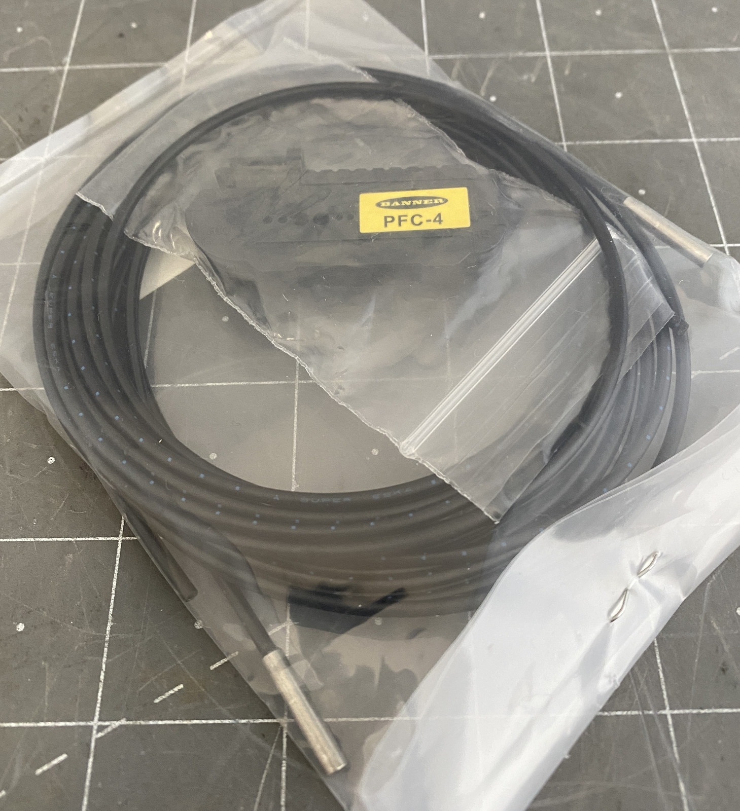 Banner PFC-4 Plastic Fiber Optic Sensor