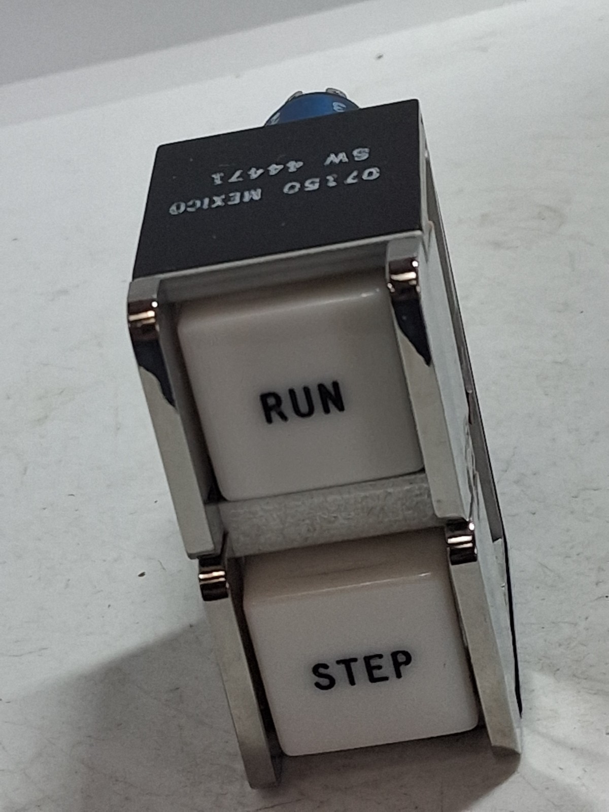 ELECTRO-MECH SW 44471 PUSHBUTTON (RUN-STEP) NNB