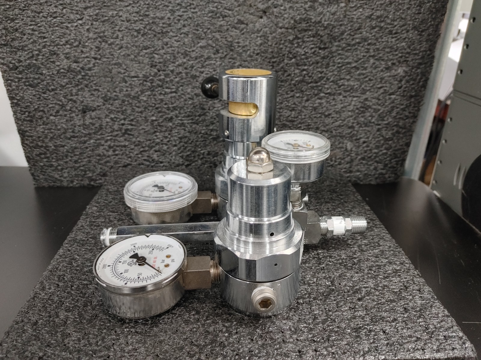 Set of HARRIS HP723C HP723C-180P High Purity Gas Regulator
