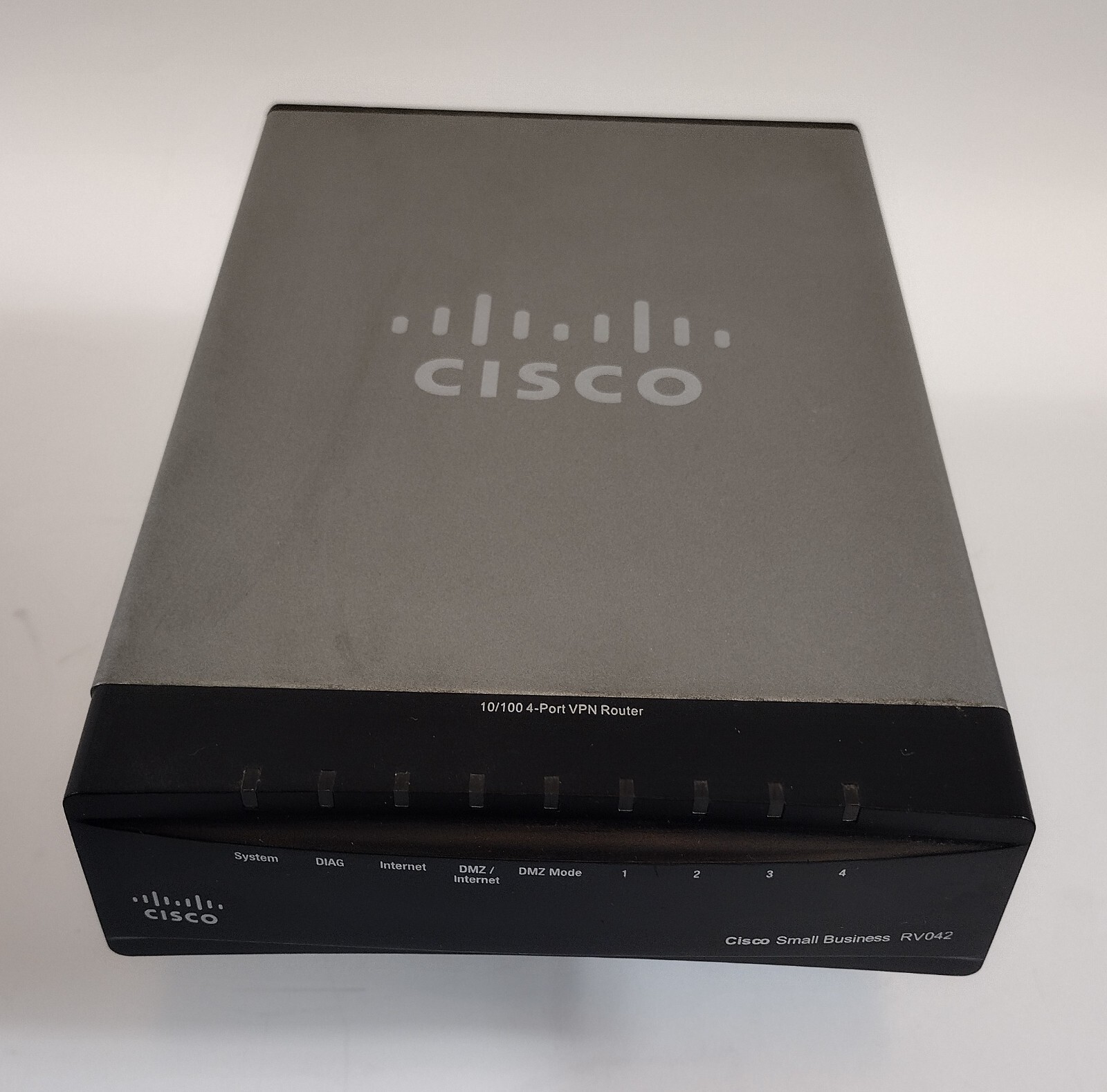 CISCO RVO42 10/100 4-PORT VPN ROUTER UNB ***VGC ***Free Shipping