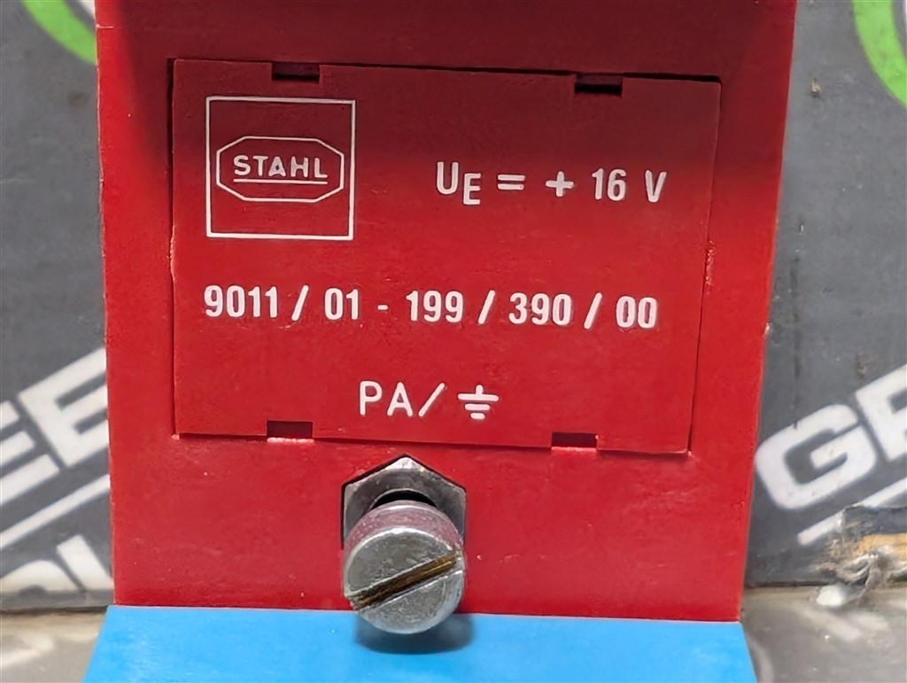 USED Stahl 9011/01-199/390/00 IntrinsiPak Safety Barrier Module