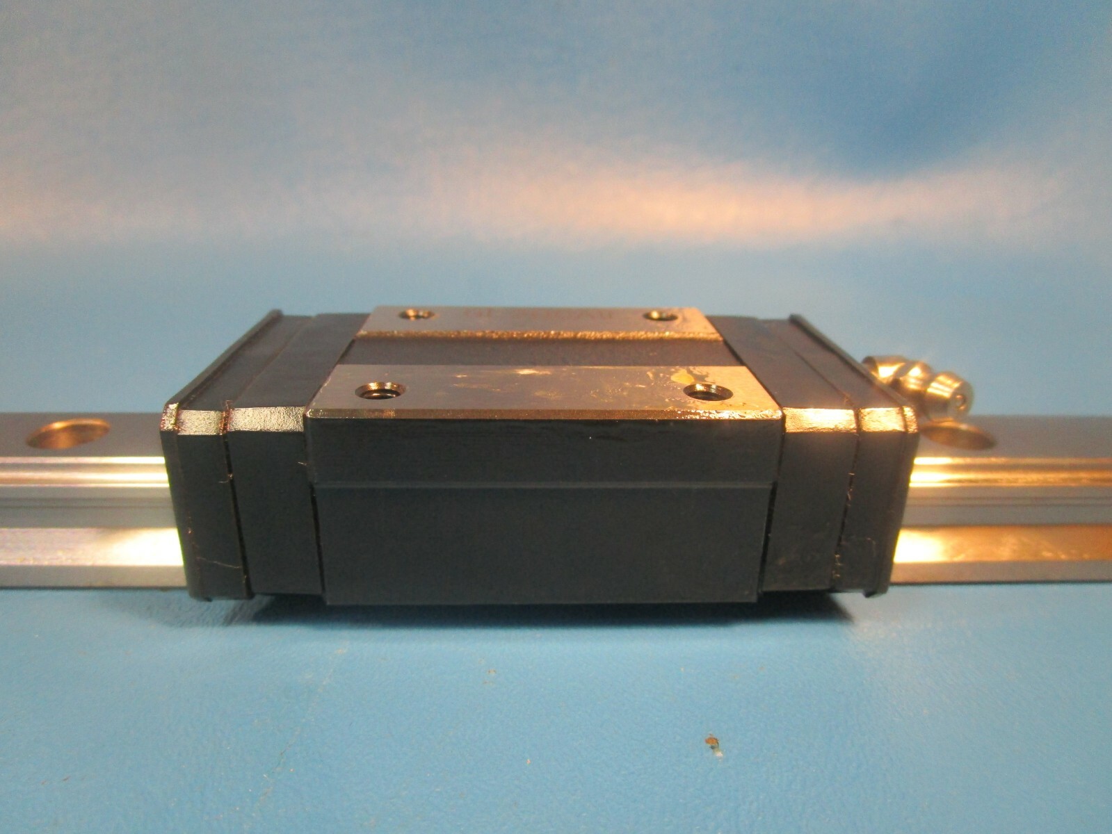 LSK, GL20CA2T711 2IIPZ2, TWO GL20CA Linear Square Slider Blocks on a 711mm Rail