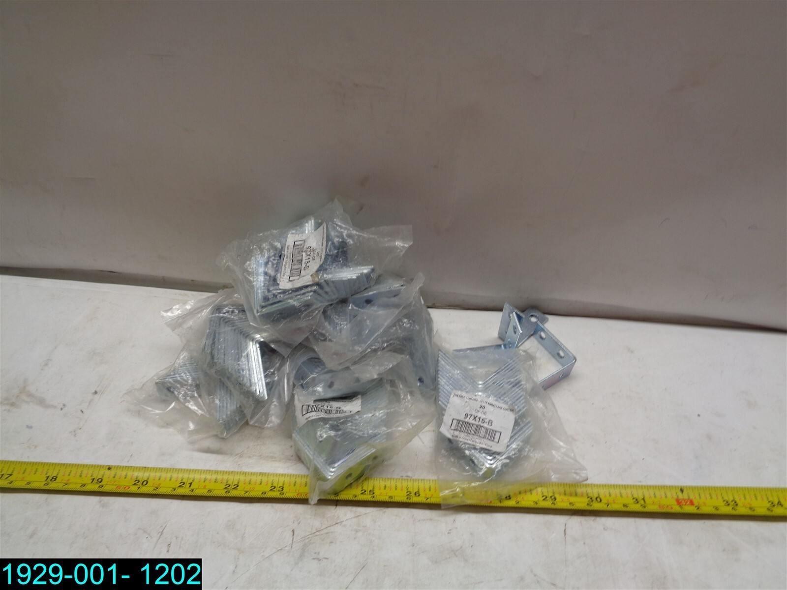 QTY=9 PACKAGE OF 20 (180): 97X15-B OF-DE Angle Brackets CETTE EMBALLAGE