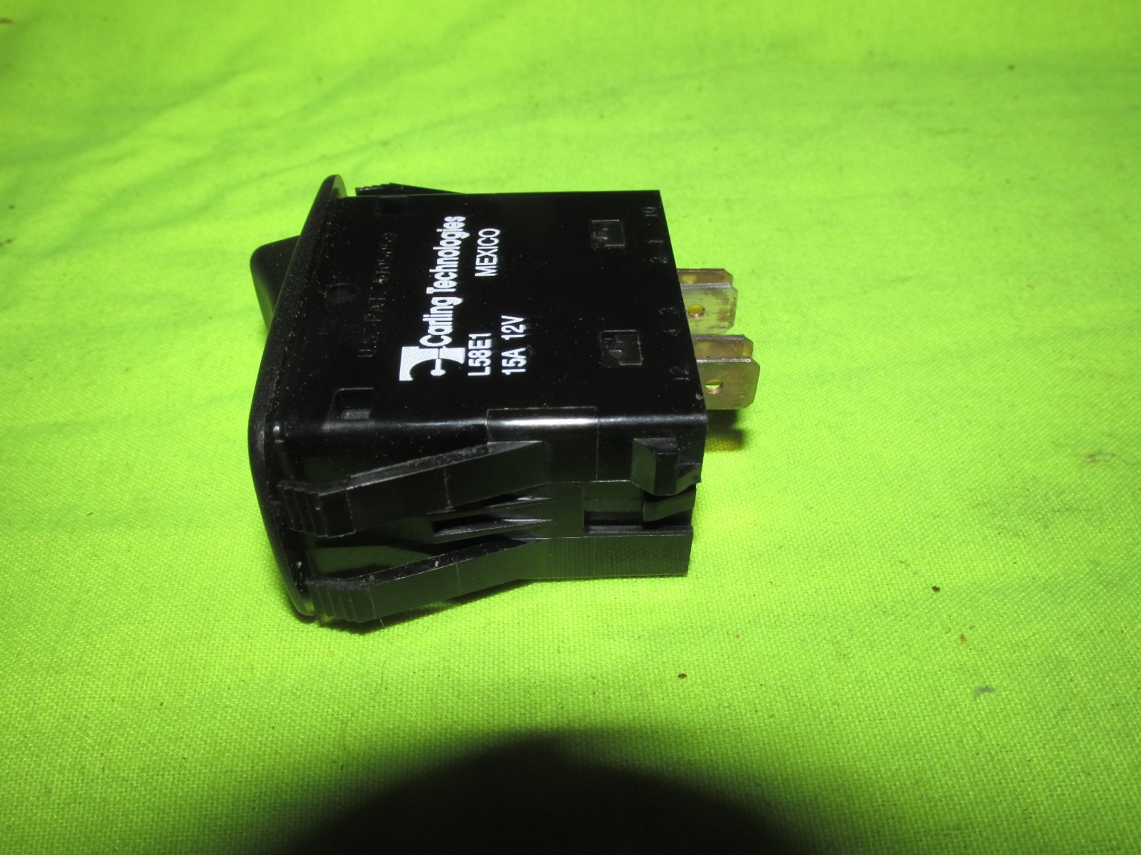 2 pcs CARLING technologies 15a 12v 4 pin 3 position rock switch NEW SURPLUS