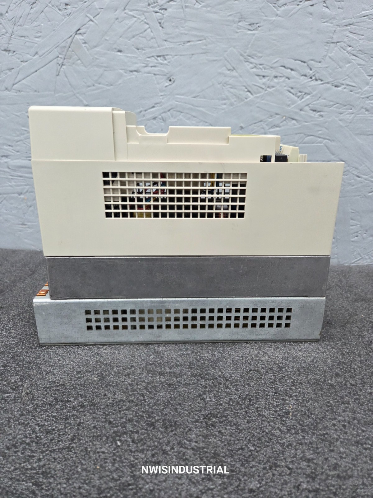KEB F4 COMBIVERT DRIVE 09.F4.S1D-4A00 2.8KVA, 3PH, 480V