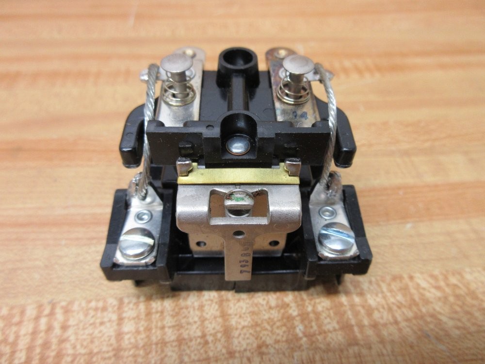 AMF Potter & Brumfield PRD7AY0-24V Relay PRD7AY024V Cracked Housing