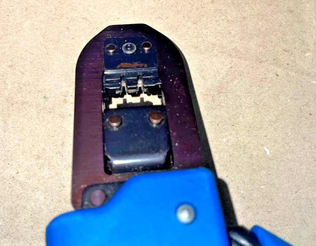 TE Connectivity / AMP Brand 91556-1 CCII 20-26 AWG Tyco Excellent