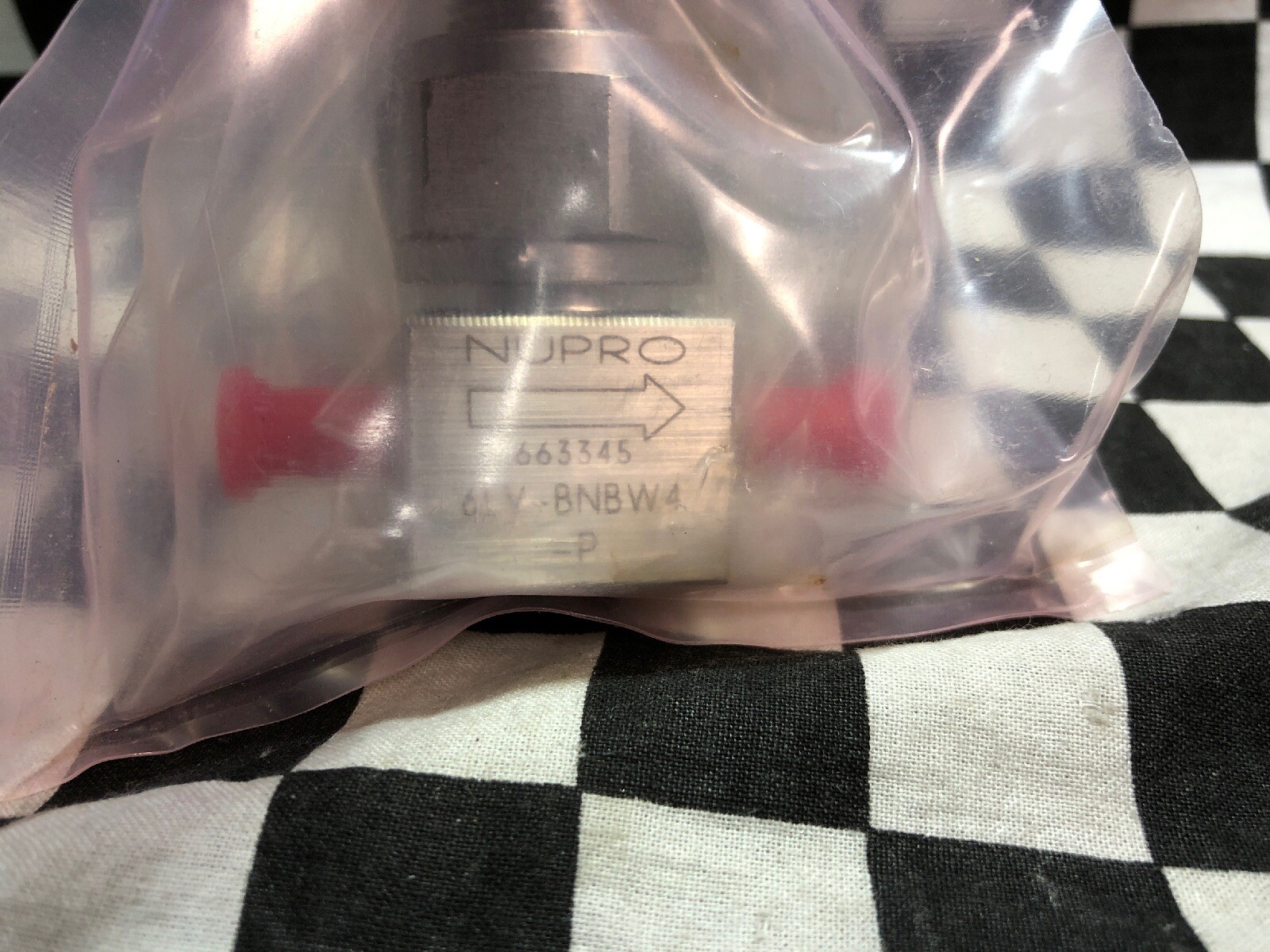 NUPRO 6LV-BNBW4-P, High Purity Bellows Valve 1/4″ TBW, SHIPSAMEDAY#136HR