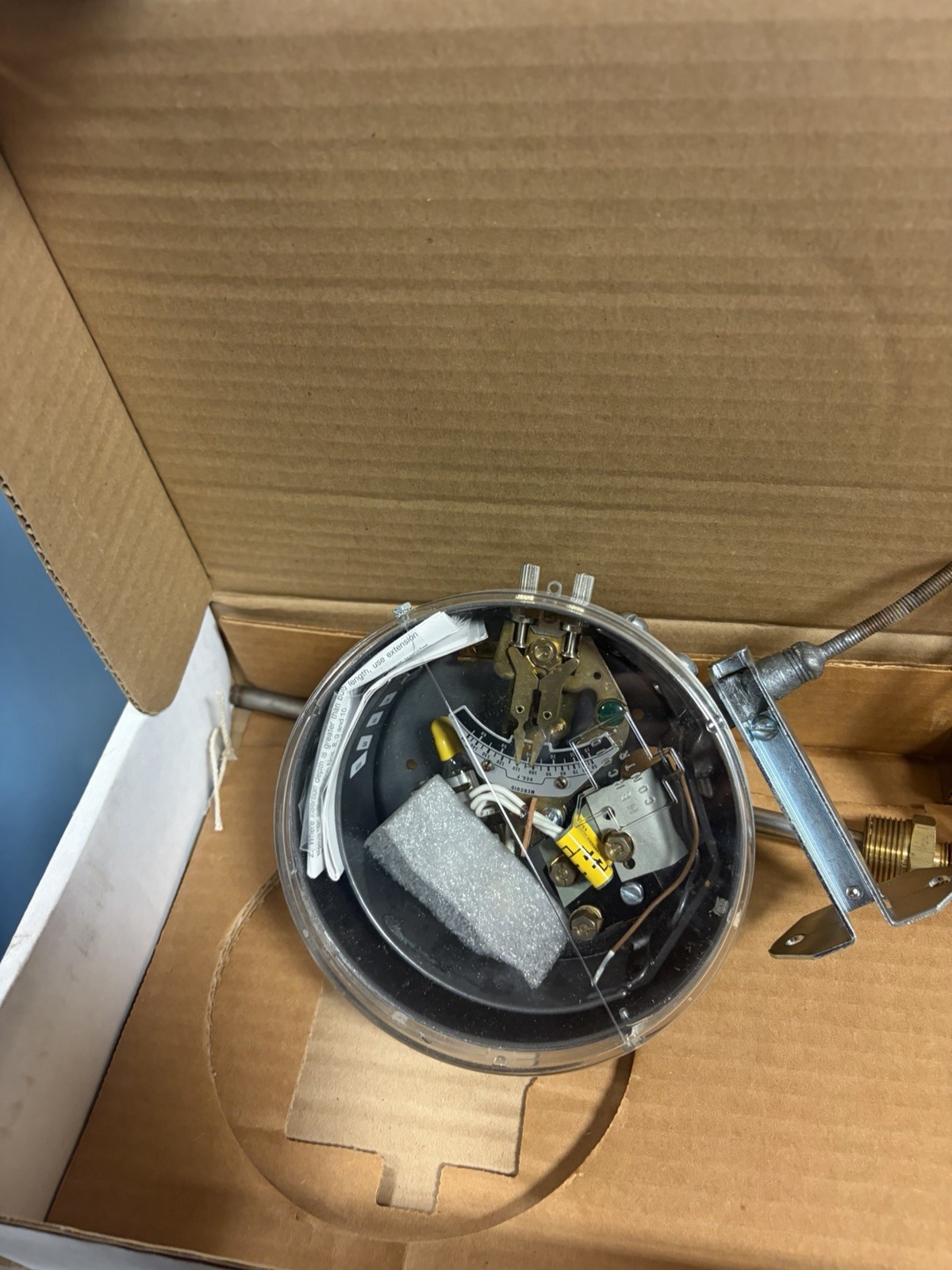 NEW MERCOID DA-35-153-4N-3/8 120/240VAC Temperature Switch