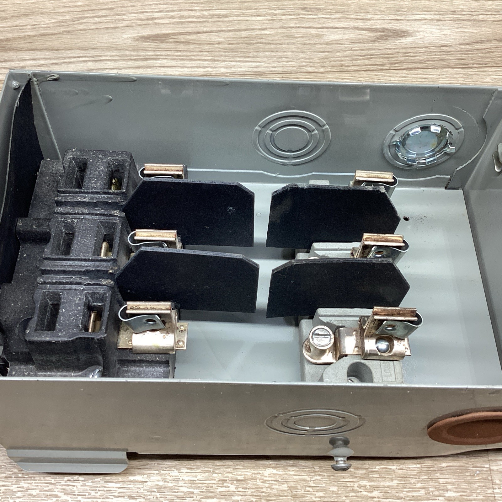 BULLDOG XL COVER OPERATED PLUG XLP423N 100A 240AC 3PH ENCLOSURE #815E134PR6*CO