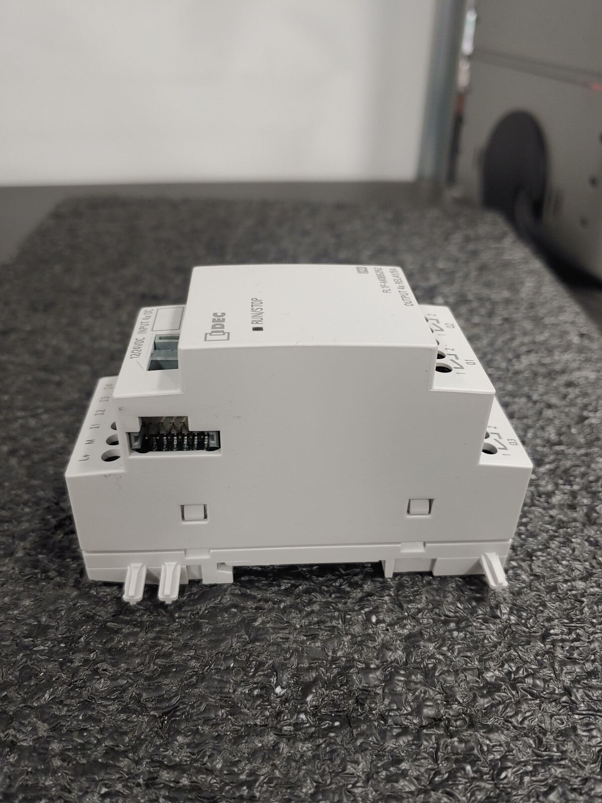 IDEC FL1F-M08B2R2 FL1F SmartRelay 4in 4out 12-24VDC Expansion Module
