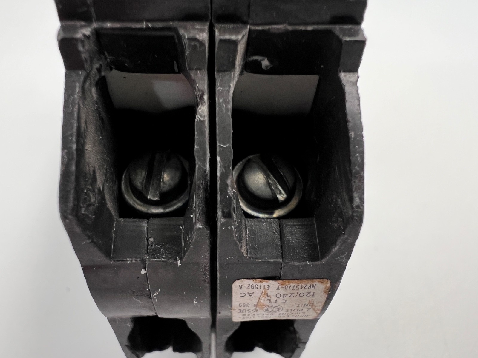 GENERAL ELECTRIC 40 AMP 2 POLE TYPE TQP CIRCUIT BREAKER