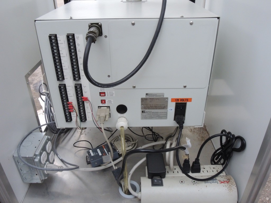 Met One Air Quality Particulate Monitor BAM 1020 w Vacuum Pump, Heater & Cabinet