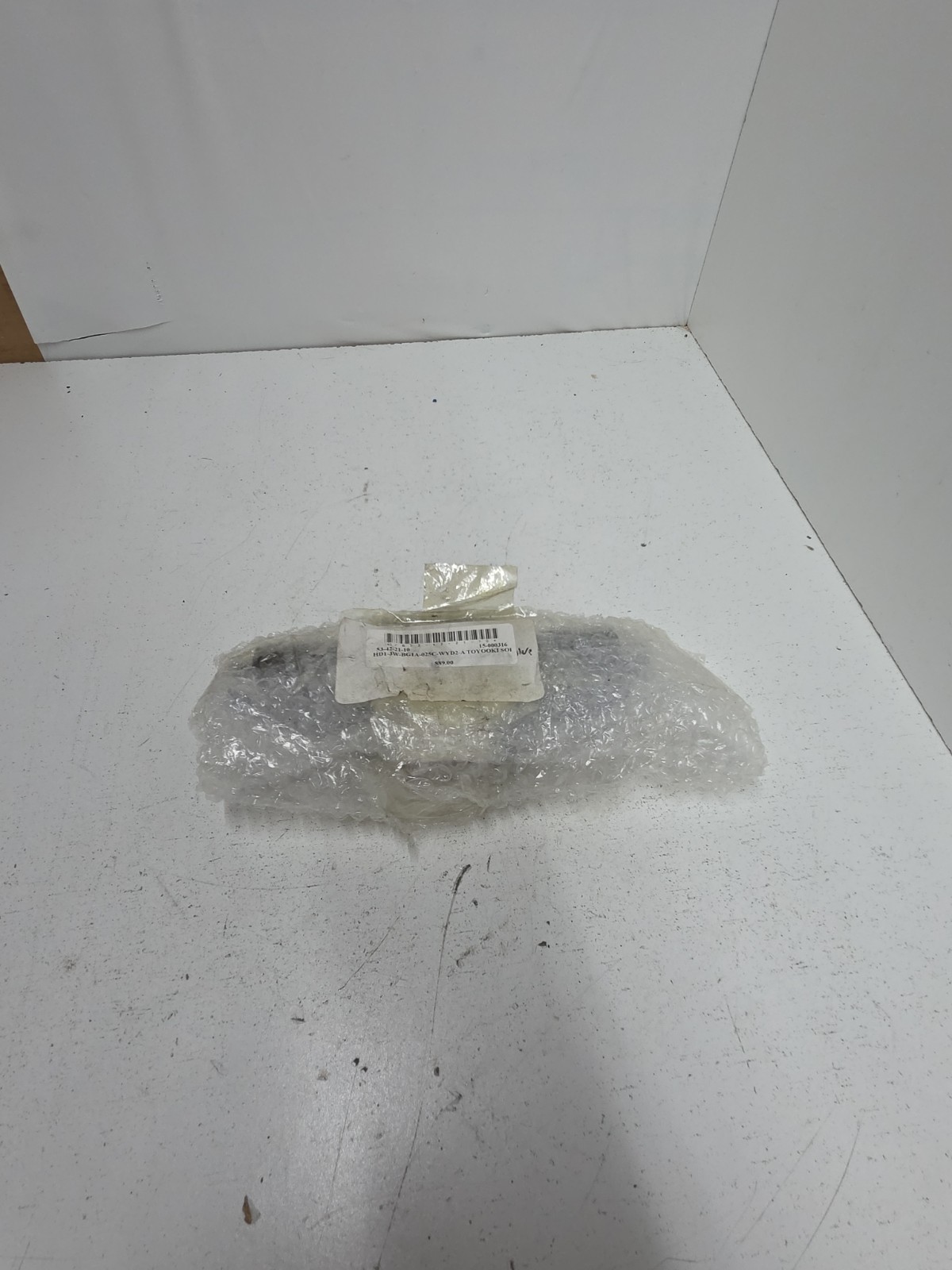 TOYOOKI HD1-3W-BG1A-025D-WYD2A Solenoid Valve **NOS**