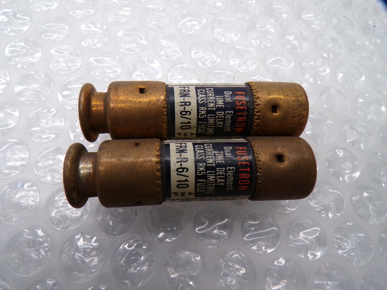 FUSETRON FRN-R-6/10 FUSE LOT OF 2 NSNP