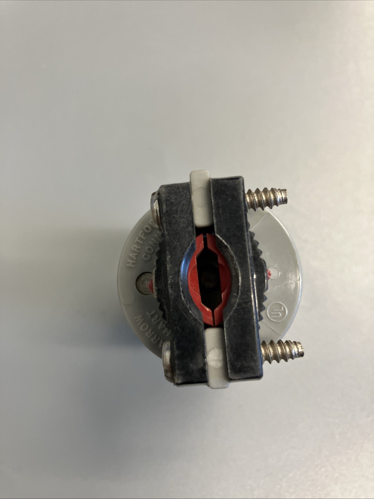 GE / ARROW-HART 15A 250V STRAIGHT BLADE FEMALE CORD END NEMA 6-15R