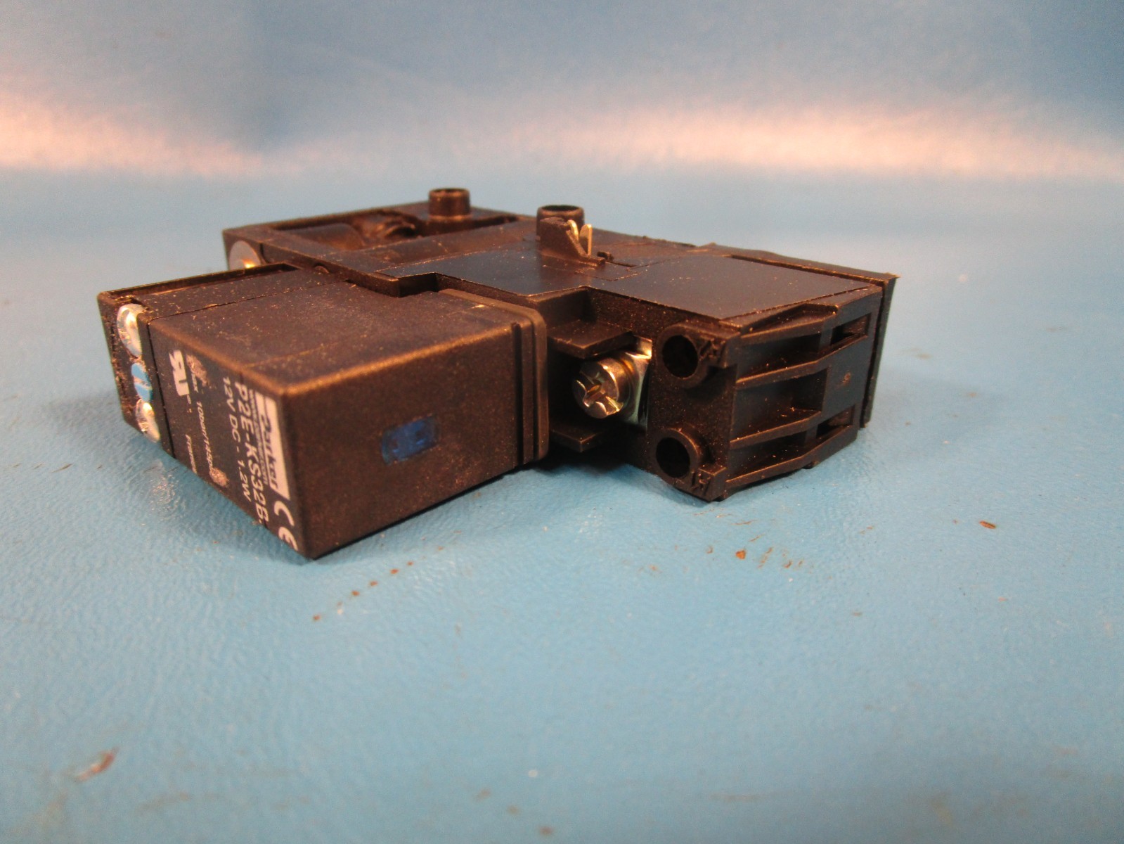 Parker PS1E21102J, VALVE, ELECTRO-PNEUMATIC INTERFACE, 3/2, 5/32″ NNP, 12 VDC
