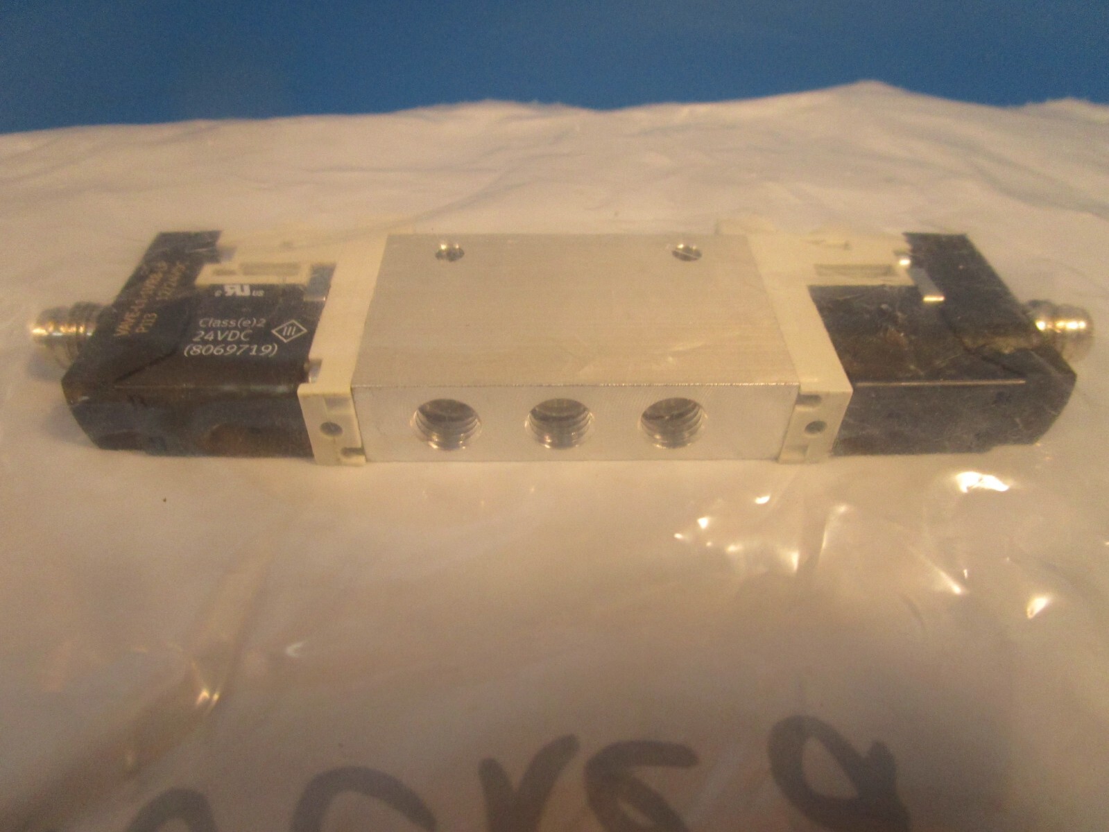 Festo VUVG-L10-P53C-T-M7-1R8L, 574223 Solenoid Valve 5/3-way