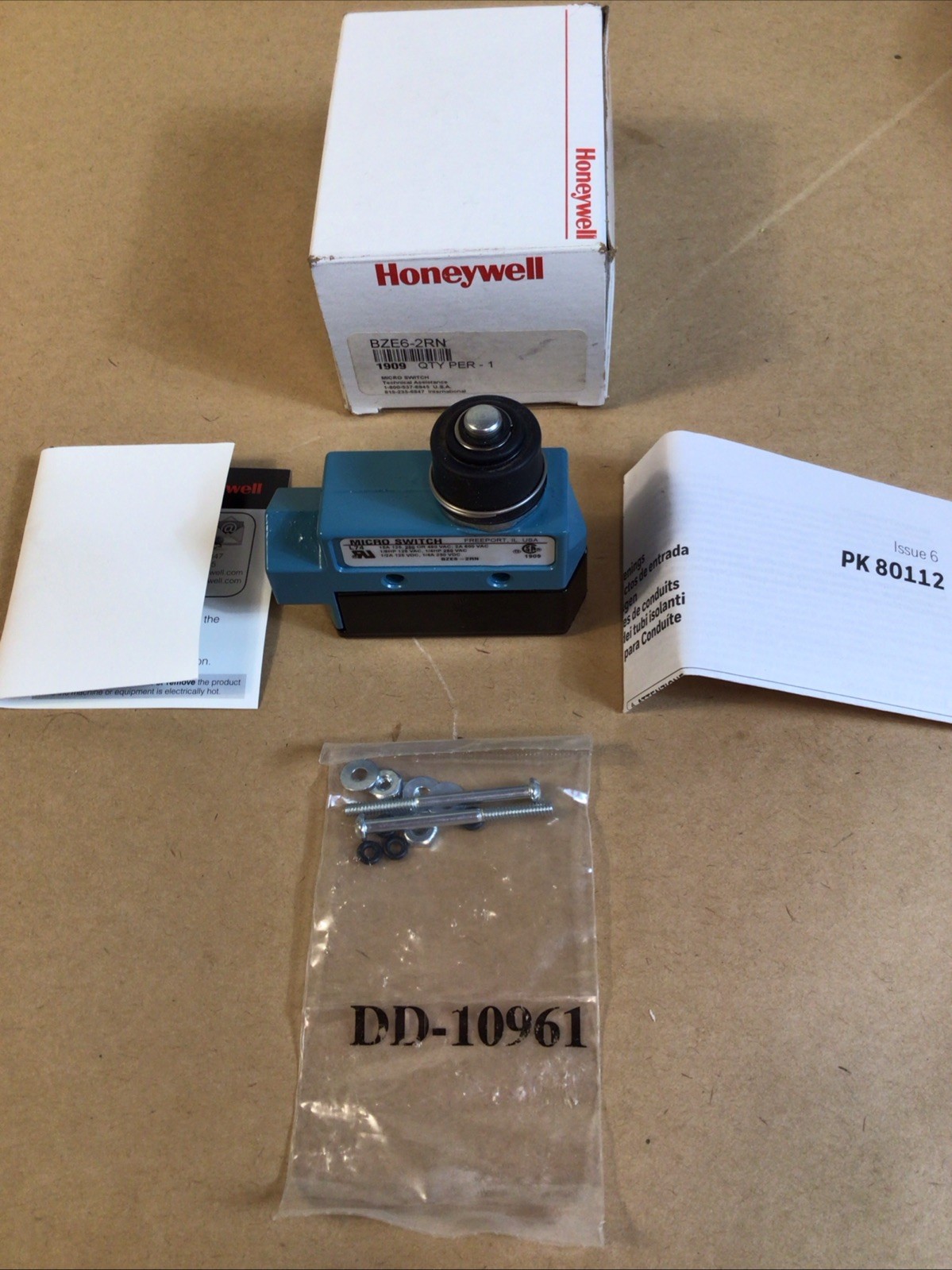 BZE6-2RN LIMIT SWITCH for HONEYWELL MICROSWITCH BZE62RN / NEW IN BOX
