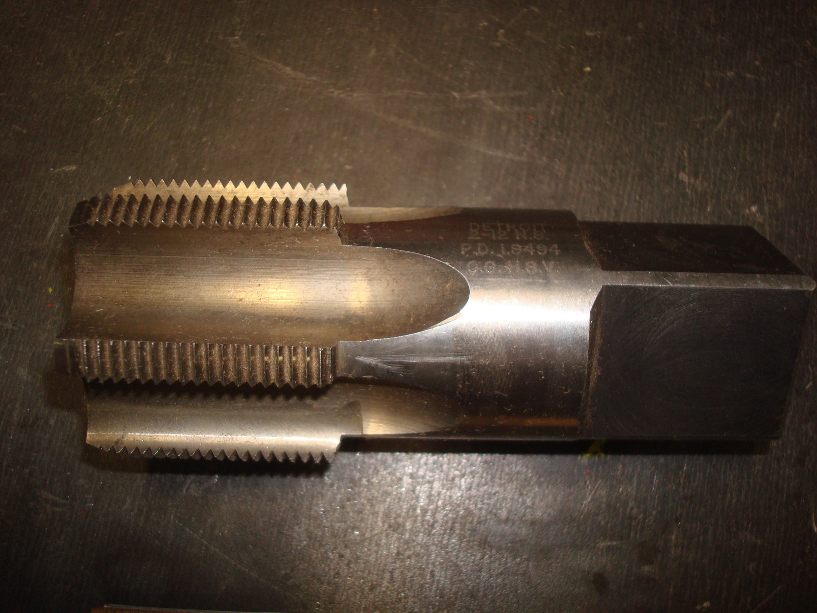 Nice! 2-12 NS Detroit Tap 1-1/4″ Shank HSV Free Shipping! USA