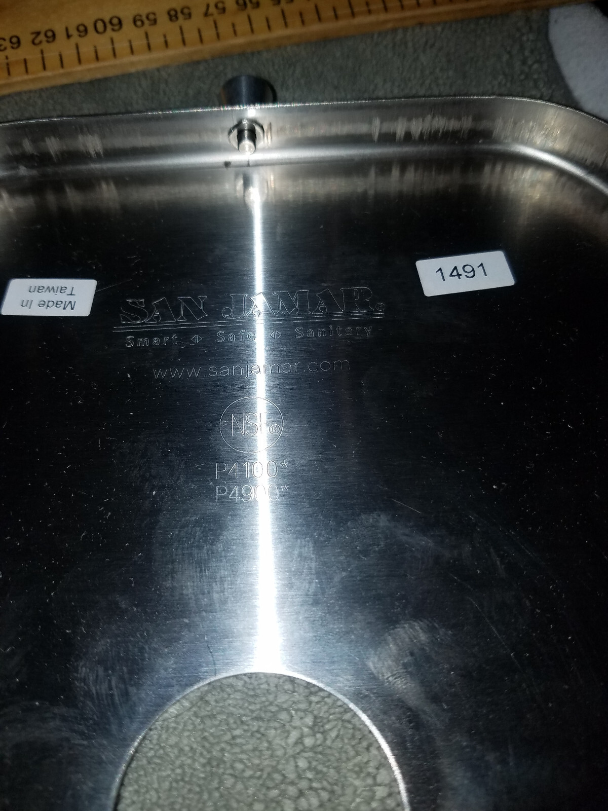 San Jamar Frontline Condiment Dispensing System Soft-Touch Black(see pictures).