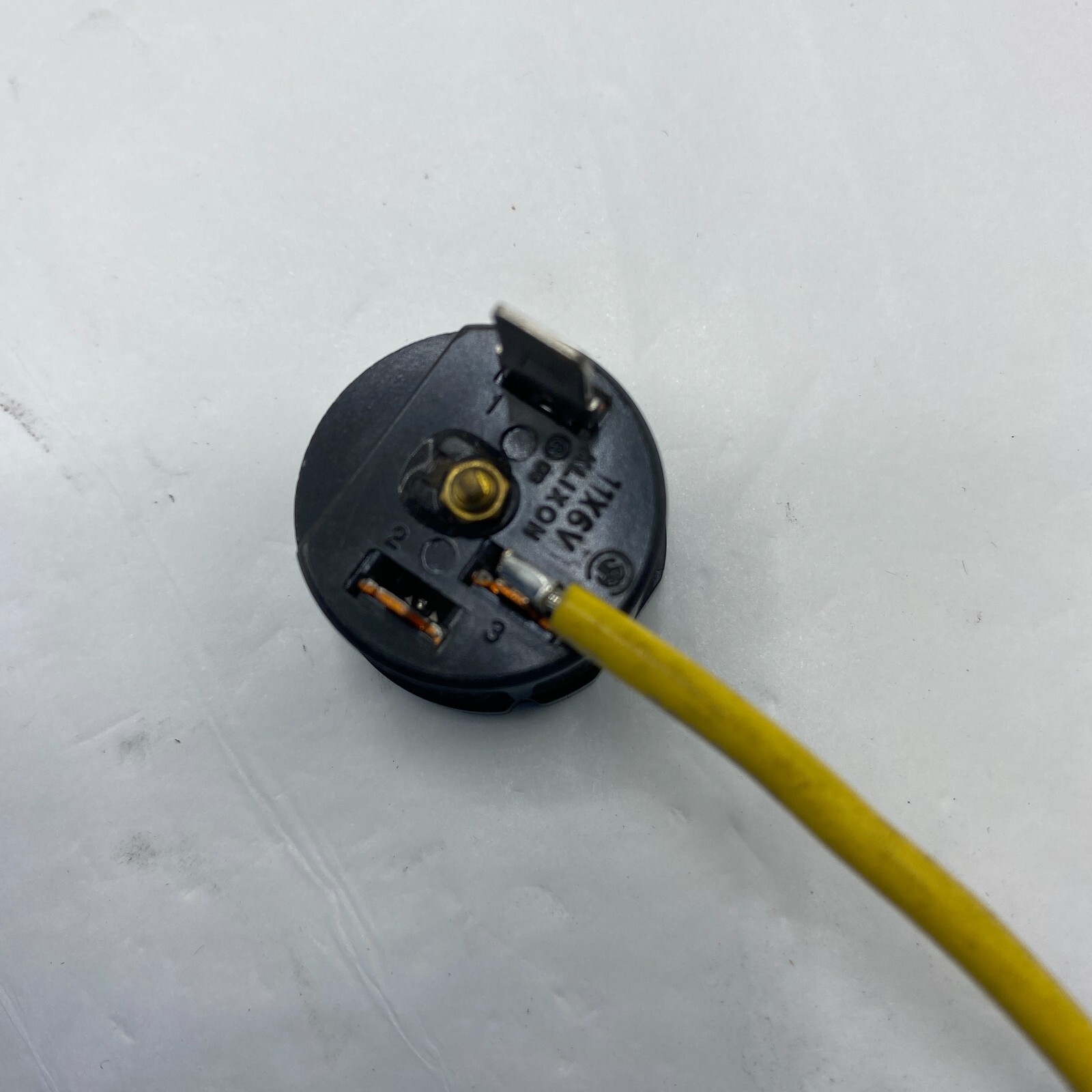 Klixon MRA4715-697 Overload Motor Protector Sensor 26V2V