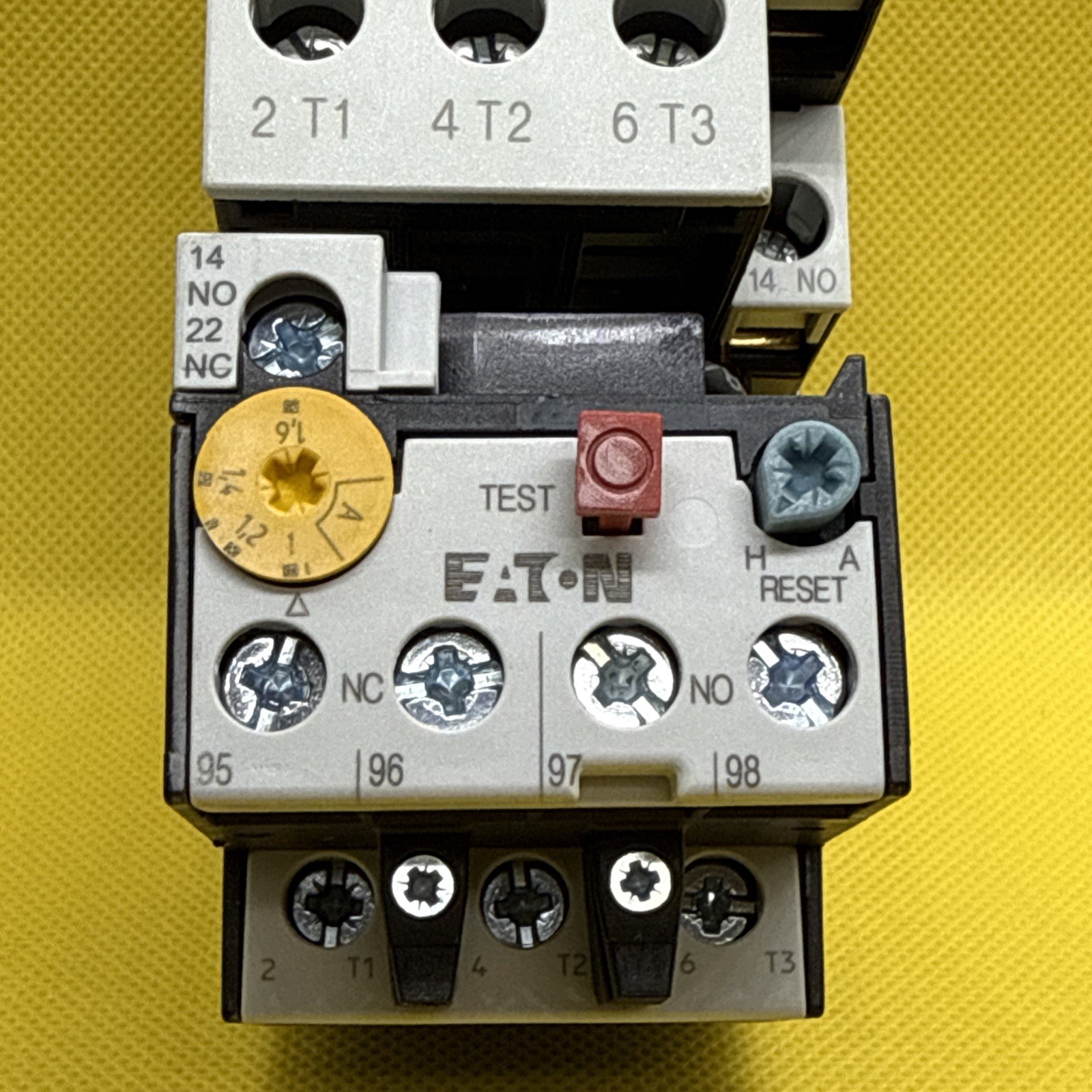 EATON DIL M32-10 XTCE032C10, XTOB1P6CC1, ZB32 3PH contactor 24V 50/60Hz