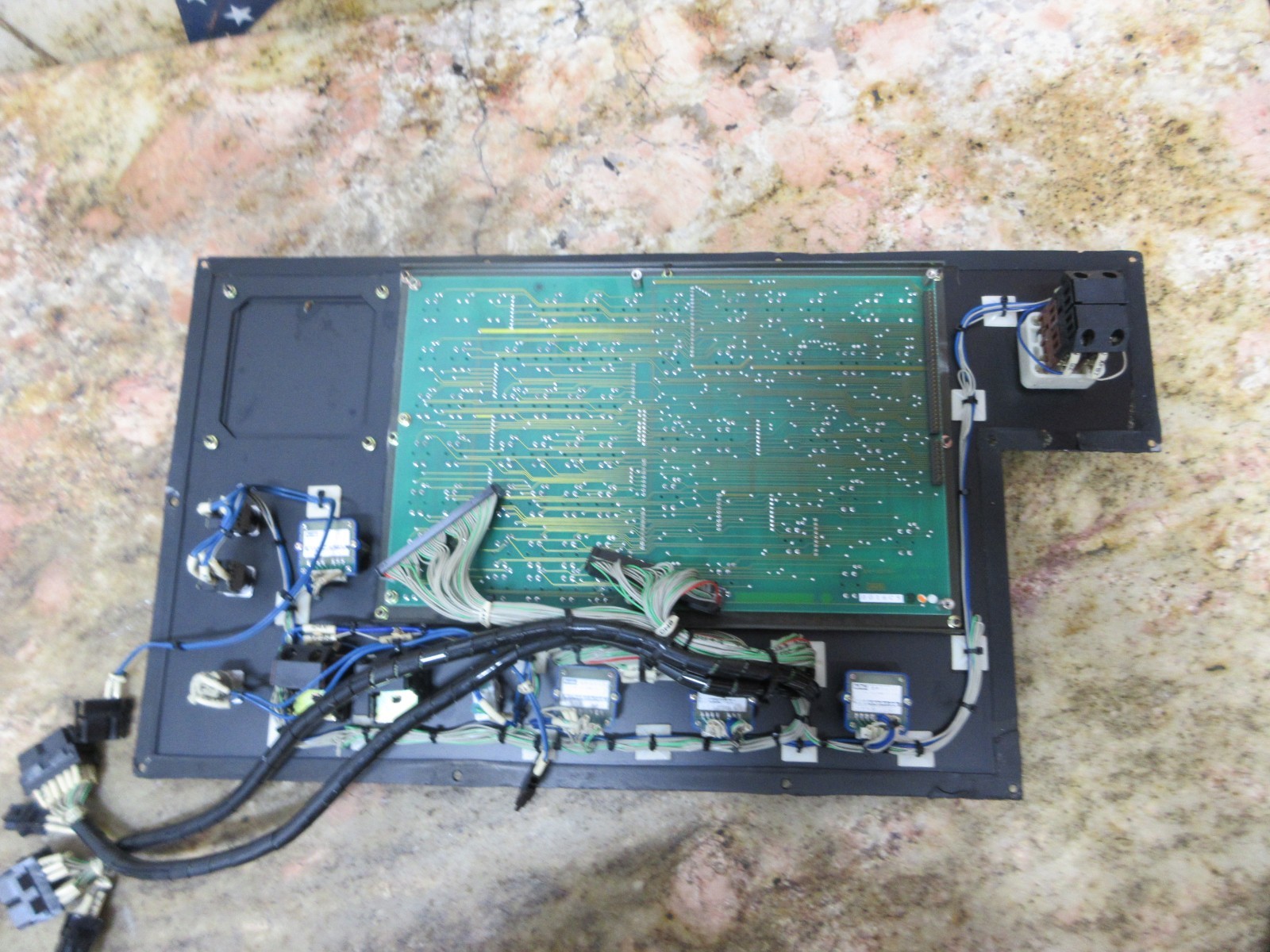 HITACHI SEIKI HG400 EN-1027B CNC VERTICAL MILL MAIN OPERATOR CONTROL PANEL